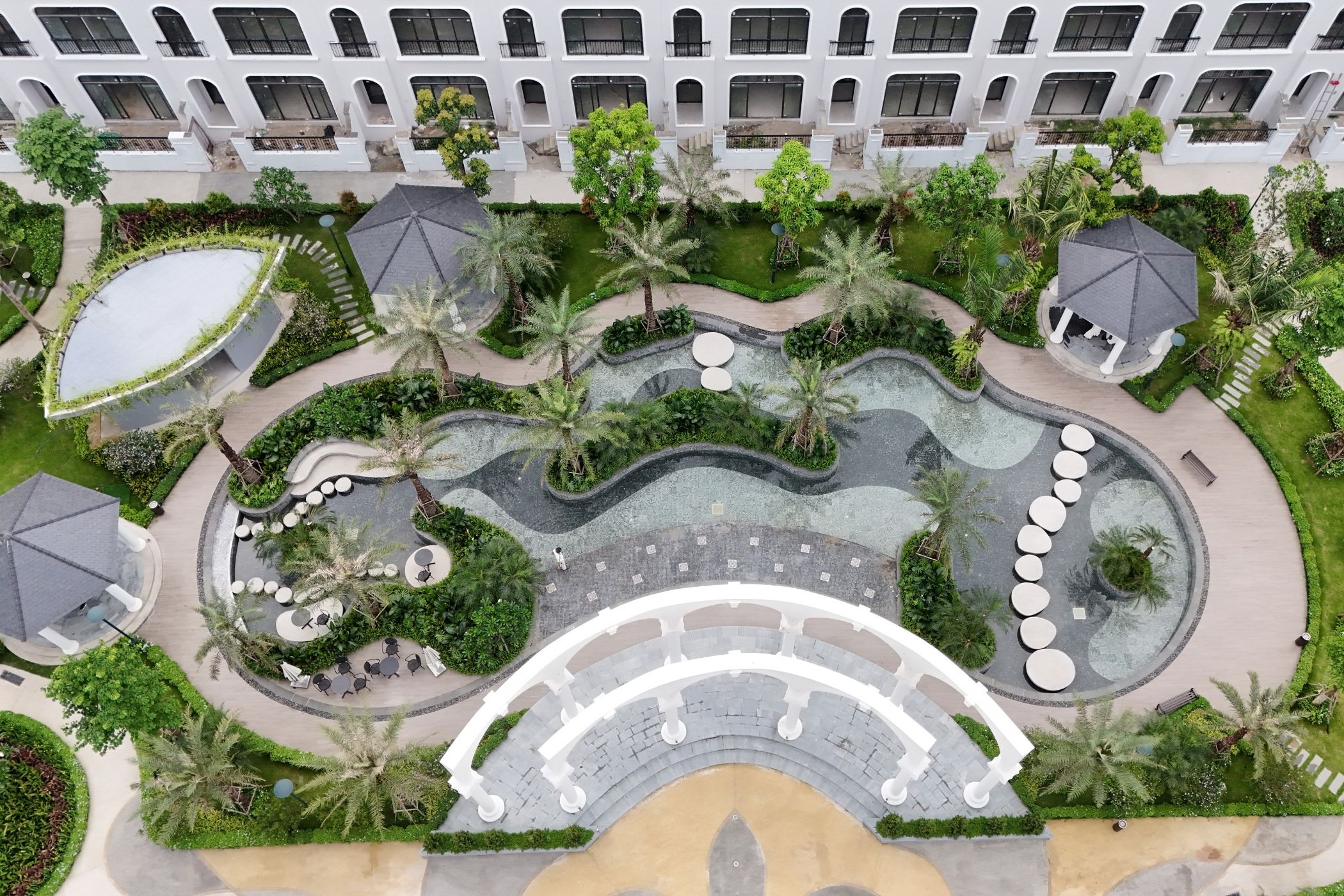 Lối dạo trong công viên nội khu GIA by KITA