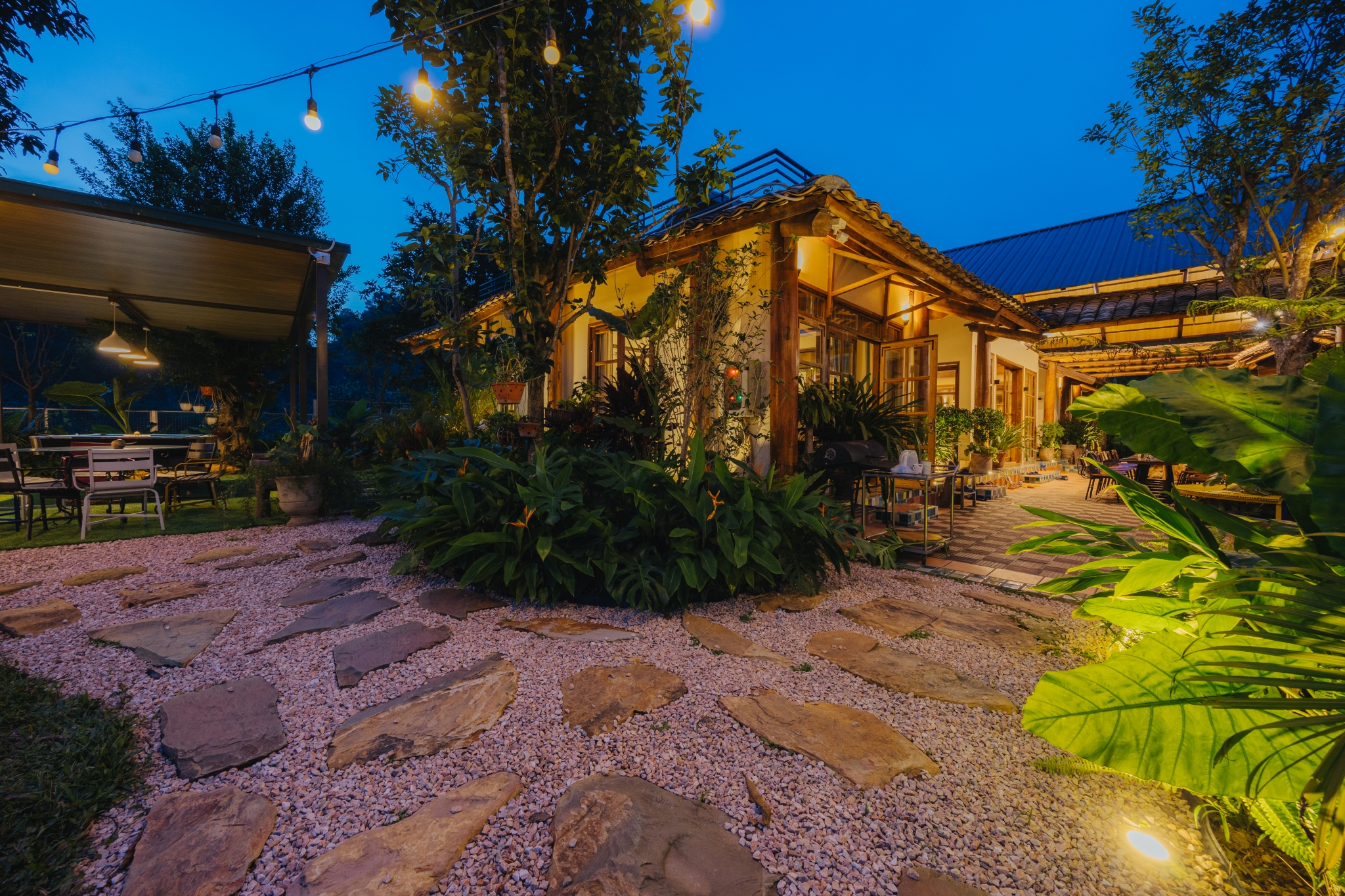 Bố trí đèn sân vườn