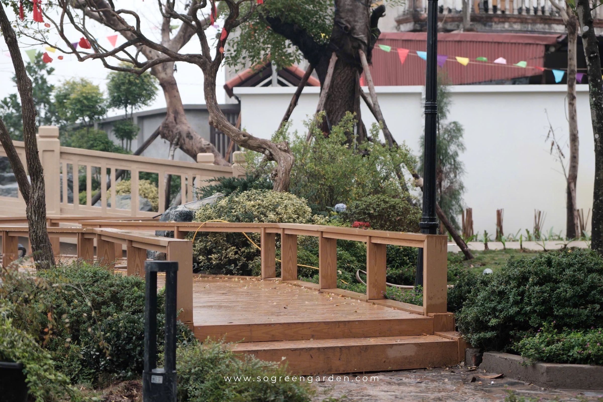 Thi công cảnh quan tại Hà Nội với cây xanh phù hợp điều kiện khí hậu địa phương.